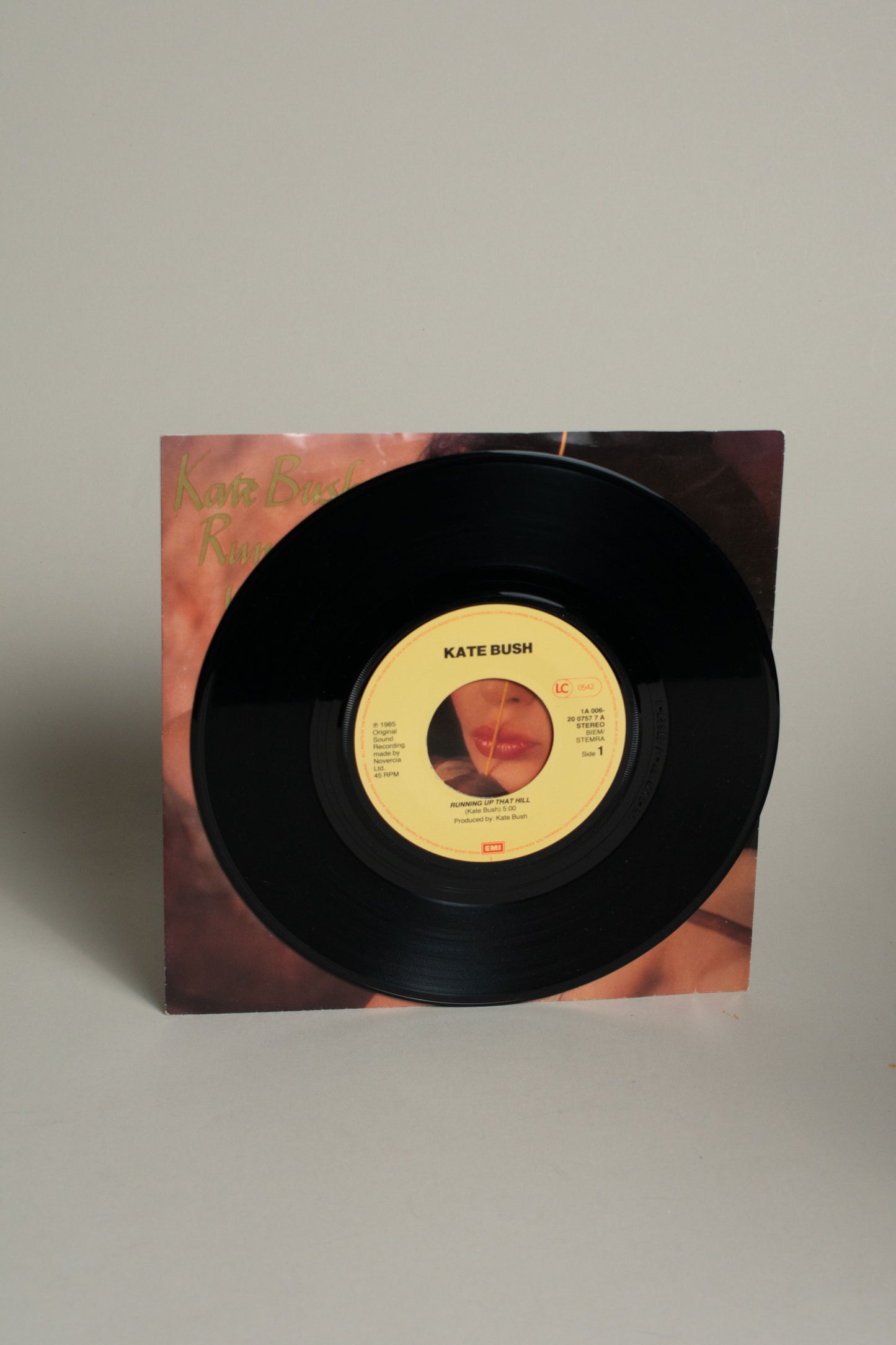 Kate Bush – Running Up That Hill (Holland, 7" Single, 1985)