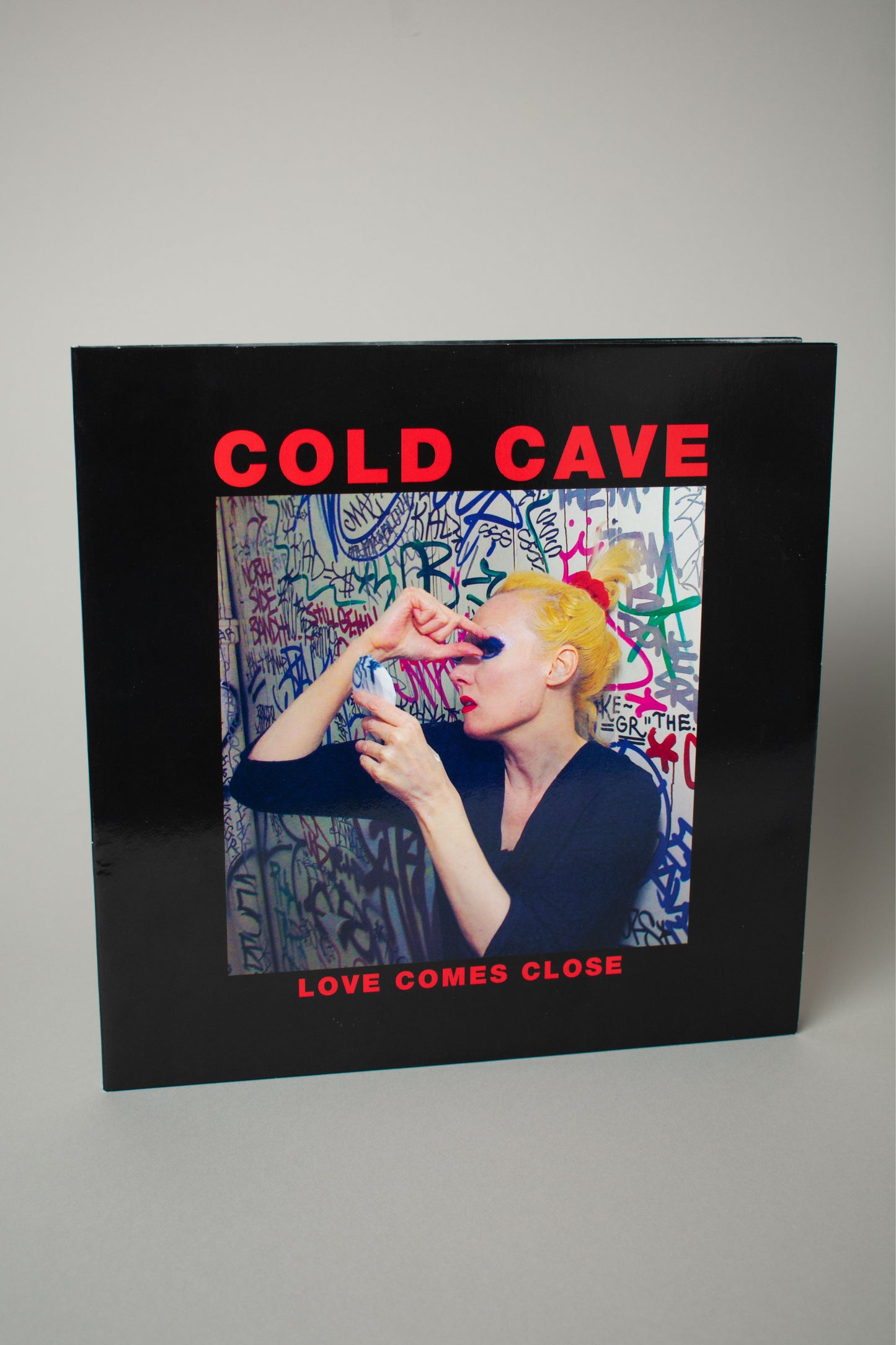 Cold Cave – Love Comes Close (US, 2xLP Album, 2018)