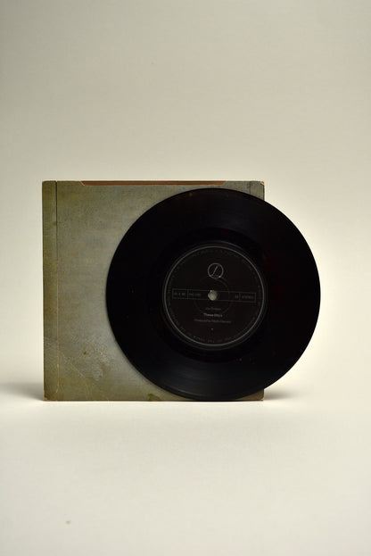 Joy Division – Love Will Tear Us Apart (UK 7" Single, 1980)