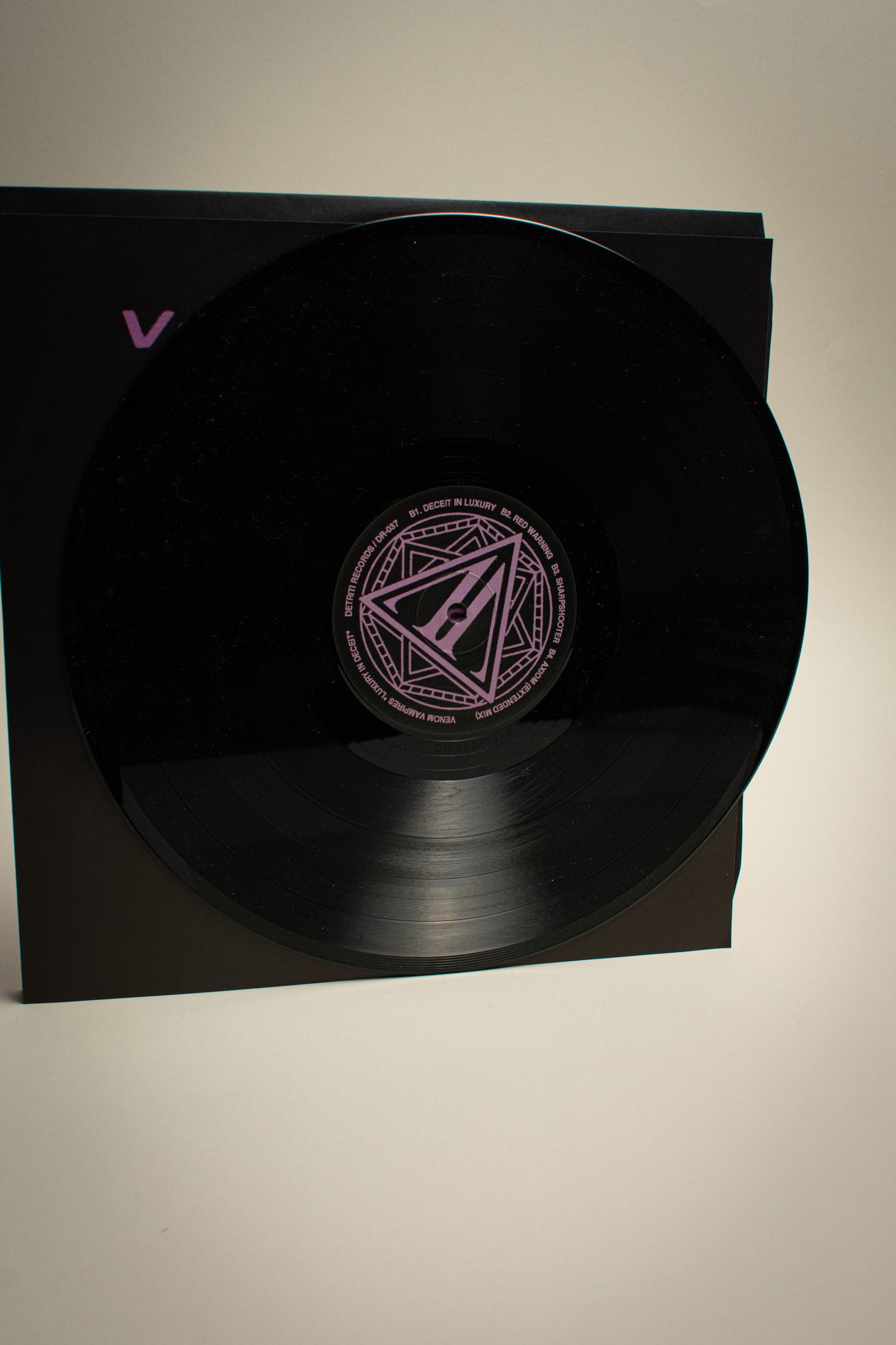 Venom Vampires – Luxury In Deceit (Alemania, 12" Album, 2022)