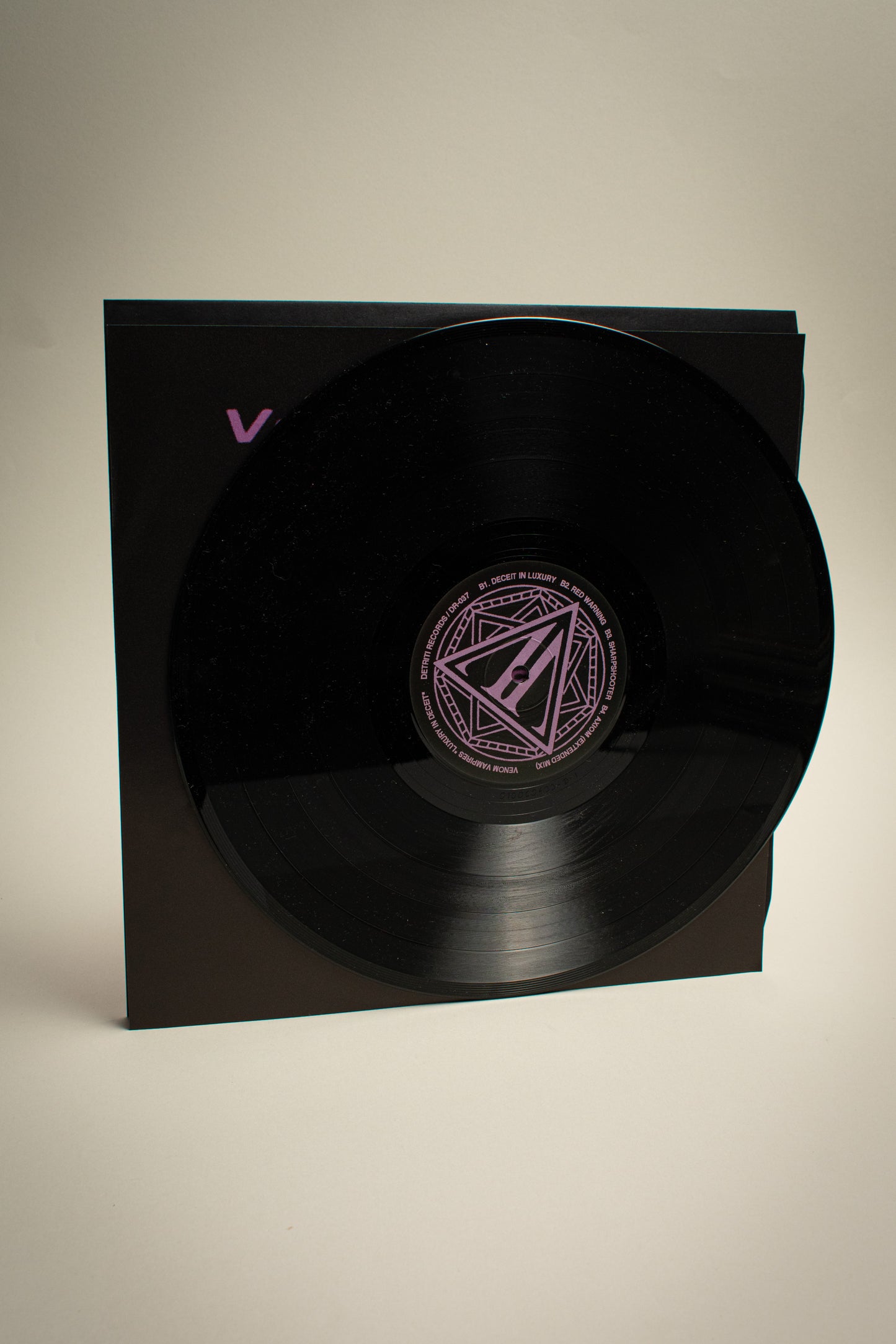 Venom Vampires – Luxury In Deceit (Alemania, 12" Album, 2022)